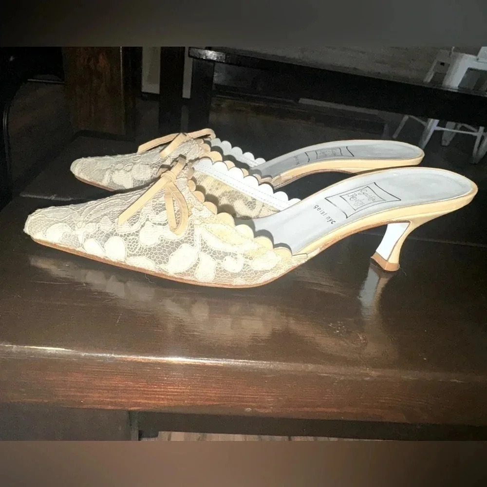 Cynthia Rowley Cream Lace Heels